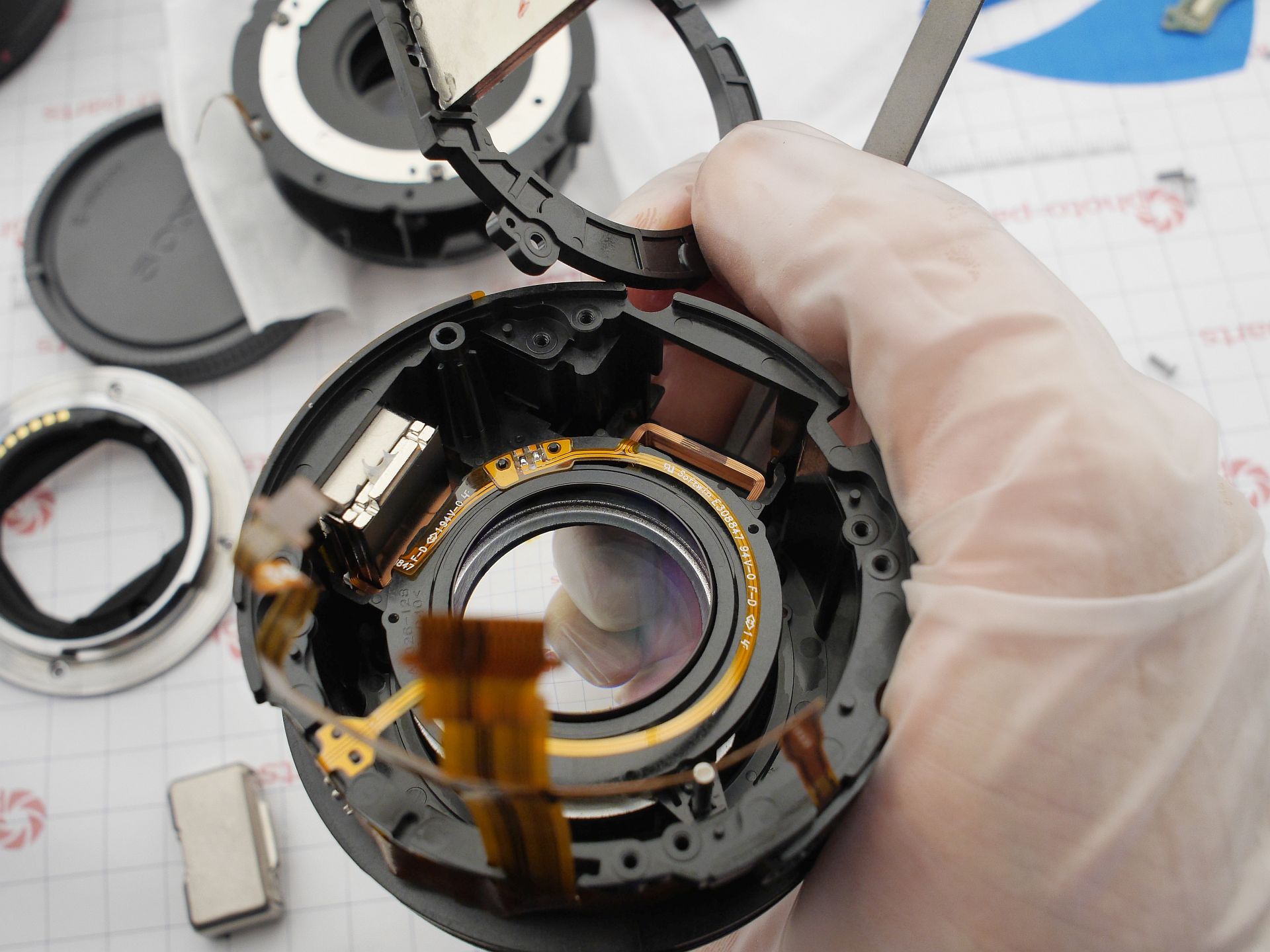 Sony 85mm 1.8 FE - a simple focus fix and teardown